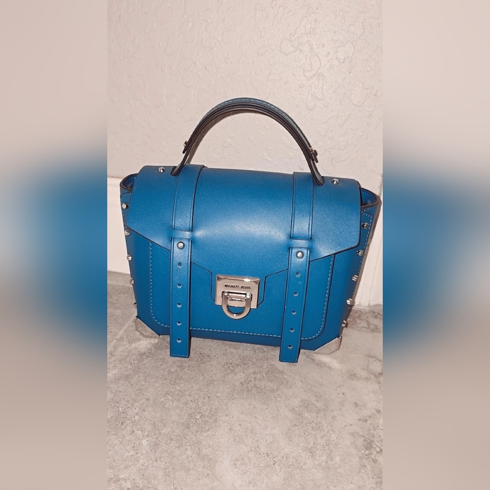 Beautiful TURQUOISE MK SATCHEL BAG SMALL
